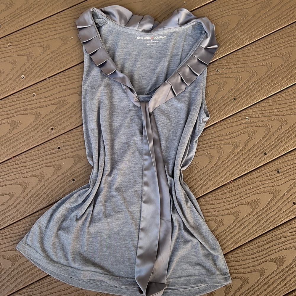 New York & Co heather gray sleeveless top with pleated satin collar and tie - Picture 4 of 6